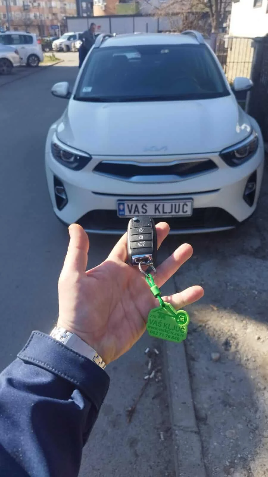 Fotografija starog i novog ključa sa daljinskim komandama 5